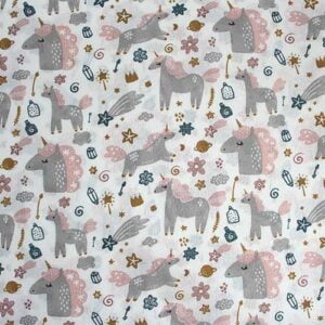 tela de unicornios con fondo blanco