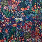 tela estampada con fondo marino de color azul