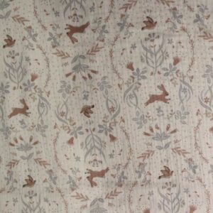 Tela de doble gasa con animalitos en tonos suaves – Algodón ideal para bebé y ropa infantil