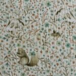 Tela de doble gasa con animalitos y hojas – Algodón 100% ideal para bebé y ropa infantil - Imagen 2