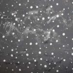 Tela BLUSERA NEGRA con lunares grises y efecto agua - Imagen 2